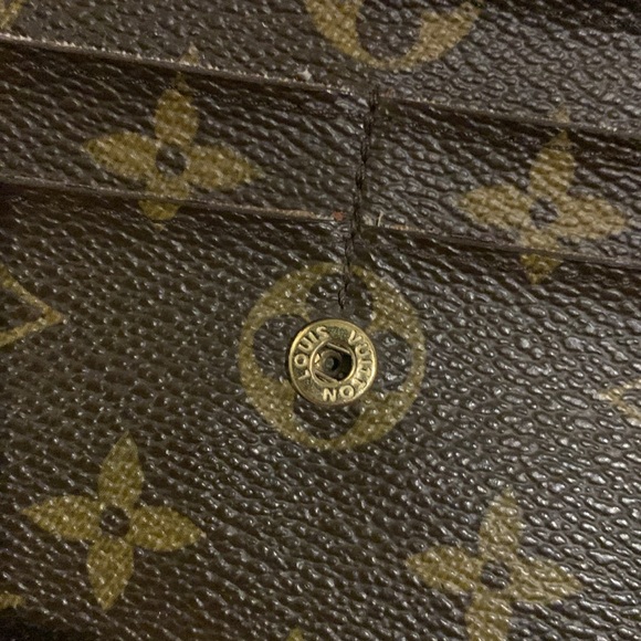 ❌SOLD❌2008 authentic Louis Vuitton Sarah wallet with free conversion kit - Picture 16 of 17